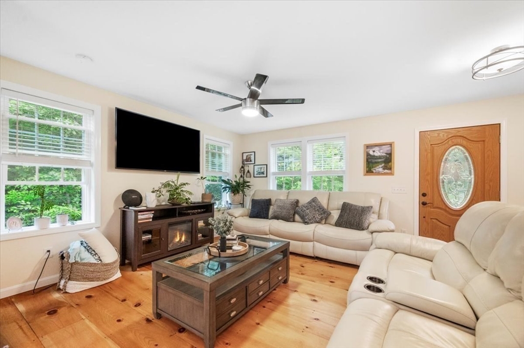 1085 Southbridge Rd
