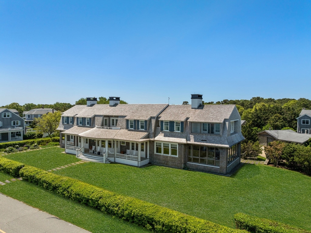 150 East Chop Dr
