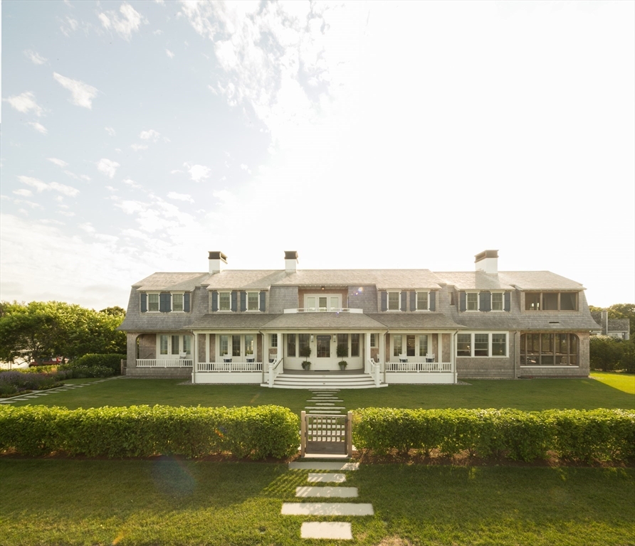 150 East Chop Dr