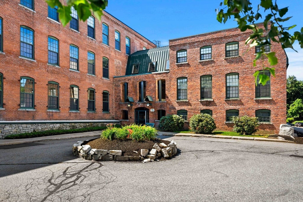 Photo of 71 Princeton St #213, Chelmsford, MA