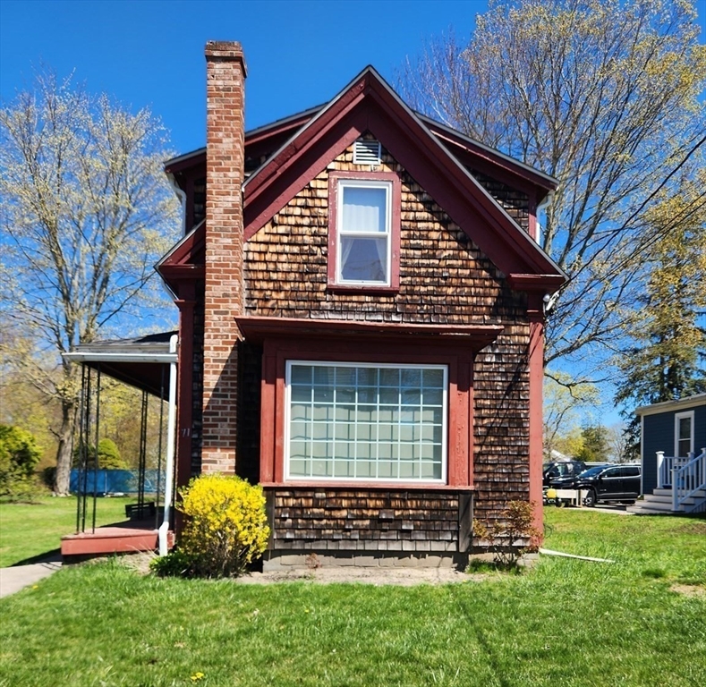 Photo of 471 Union St, Rockland, MA
