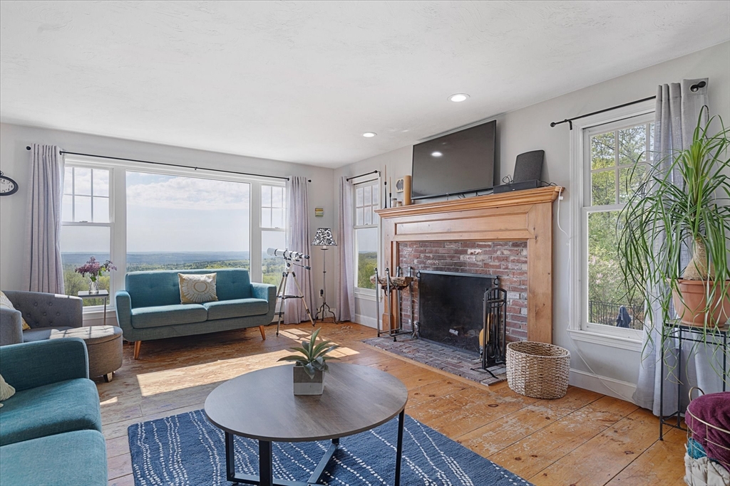 152 Mountain Rd