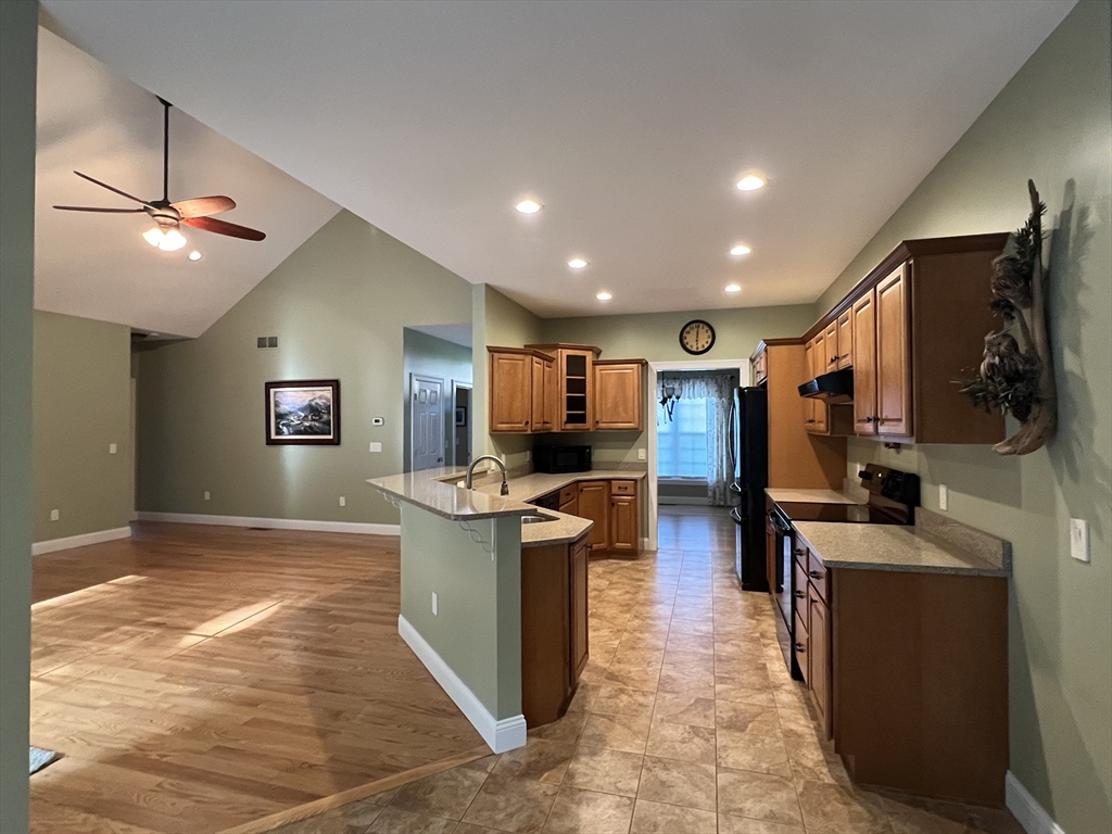 5 Red Bridge Ln