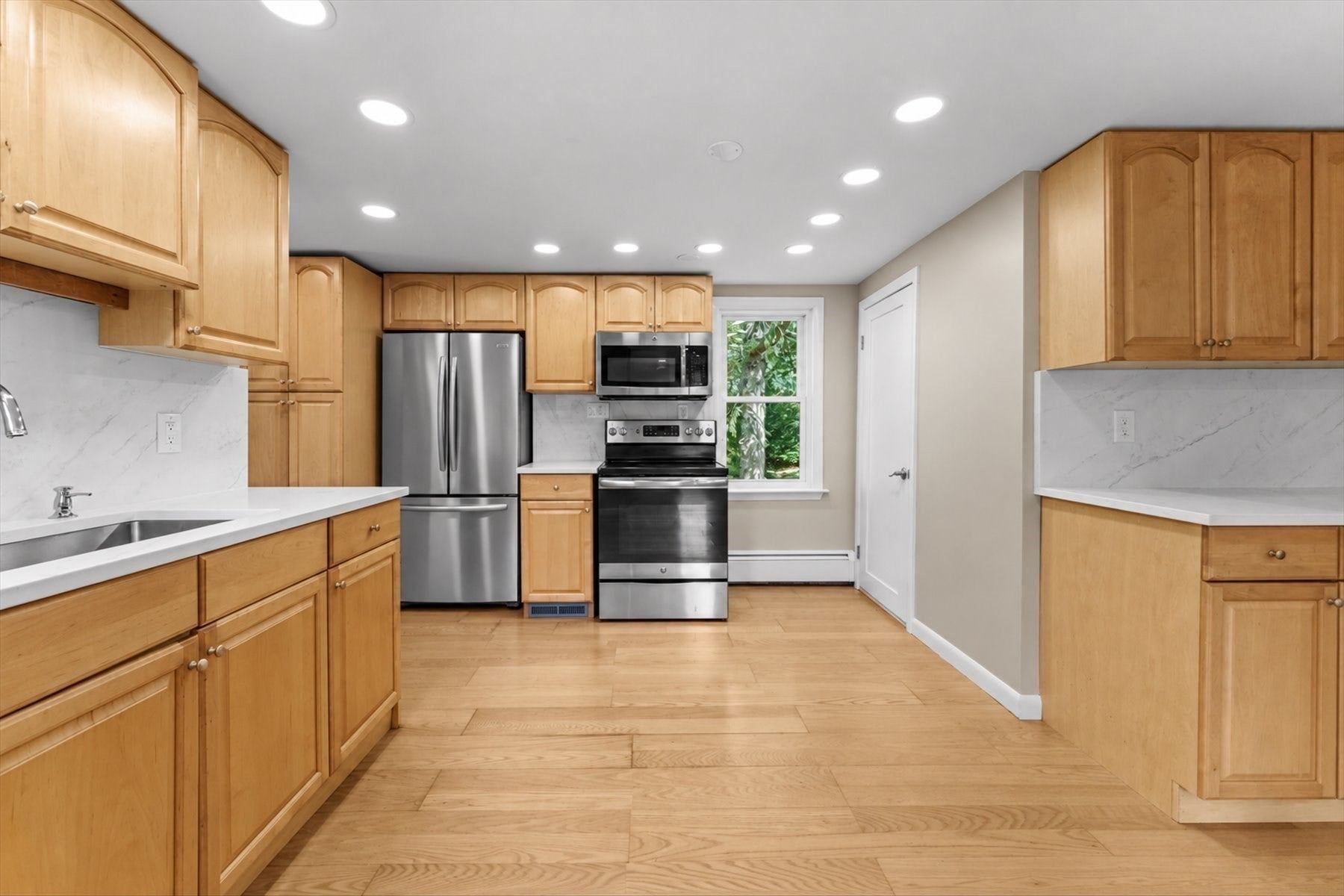 82 Boston Rd, Sutton, MA, 82 Boston Rd, Sutton, MA Photo #4