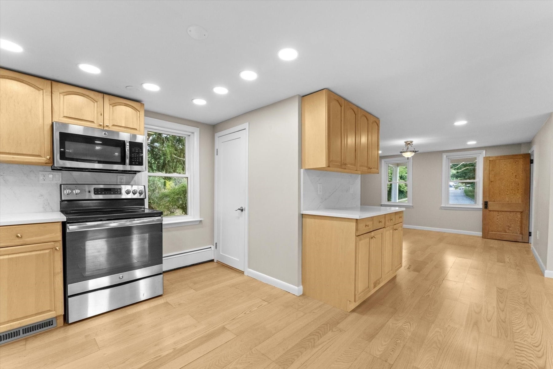 82 Boston Rd, Sutton, MA, 82 Boston Rd, Sutton, MA Photo #12