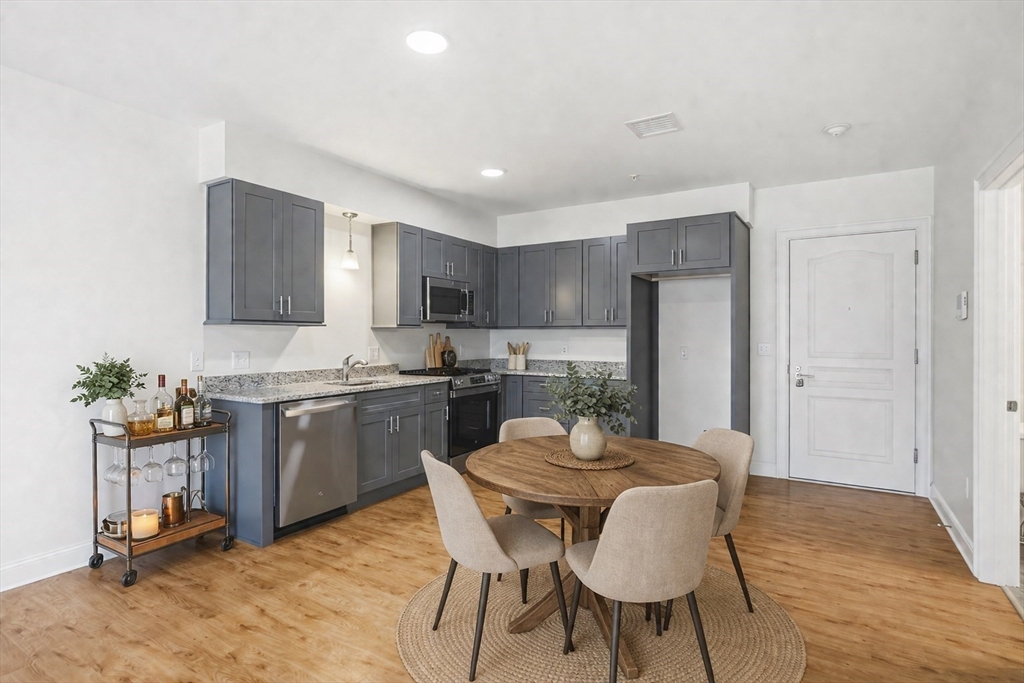 10 Franklin Ave., 106