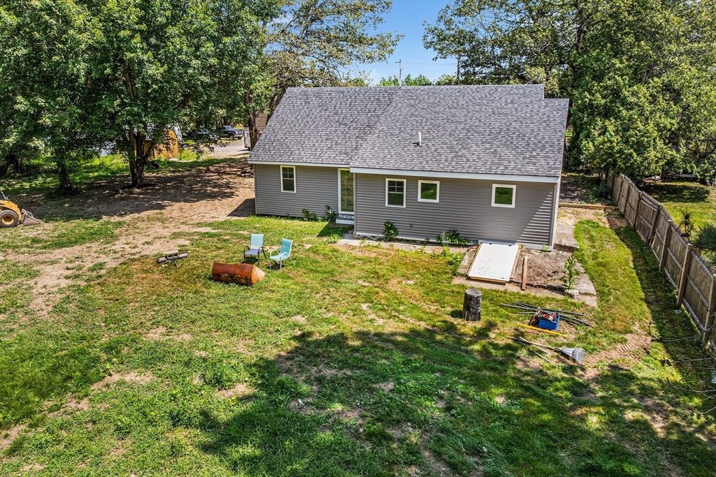 312 Pleasant St