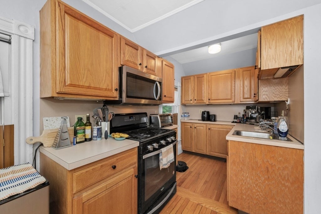 38 E Foster ST #2, Melrose, MA, 38 E Foster ST #2, Melrose, MA Photo #8