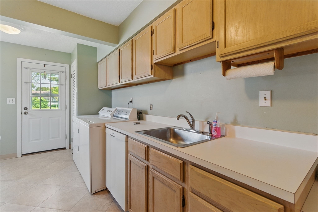 1064 James Street 1064
