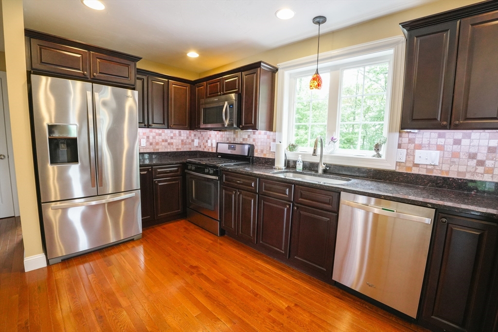 Shirley, Massachusetts 01464, United States, 3 Bedrooms Bedrooms, ,3 BathroomsBathrooms,Residential,Active,143185