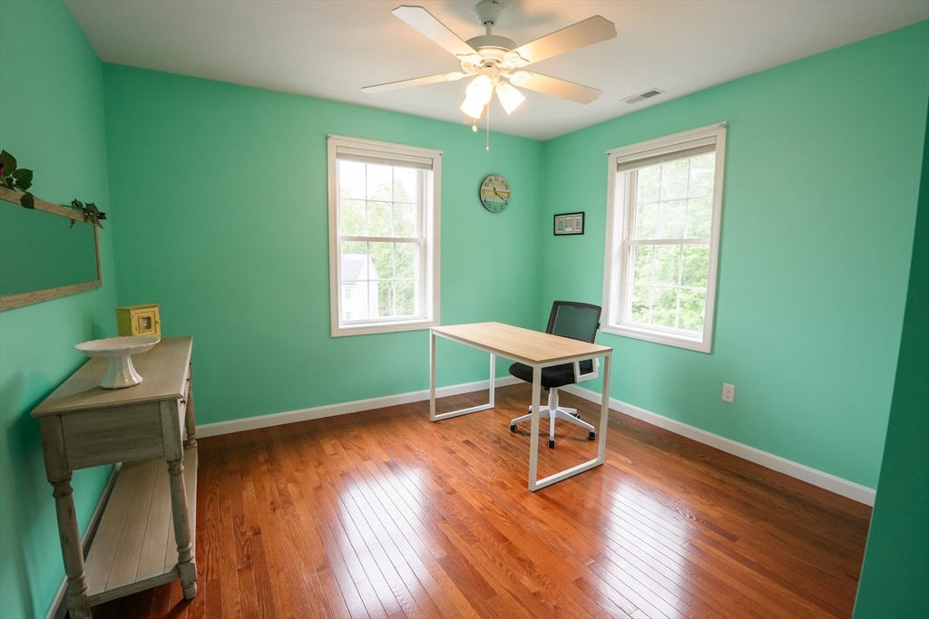 Shirley, Massachusetts 01464, United States, 3 Bedrooms Bedrooms, ,3 BathroomsBathrooms,Residential,Active,143185