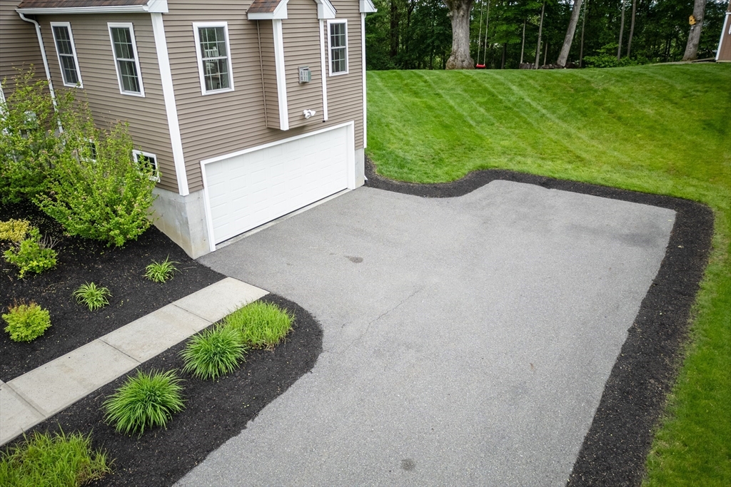 Shirley, Massachusetts 01464, United States, 3 Bedrooms Bedrooms, ,3 BathroomsBathrooms,Residential,Active,143185