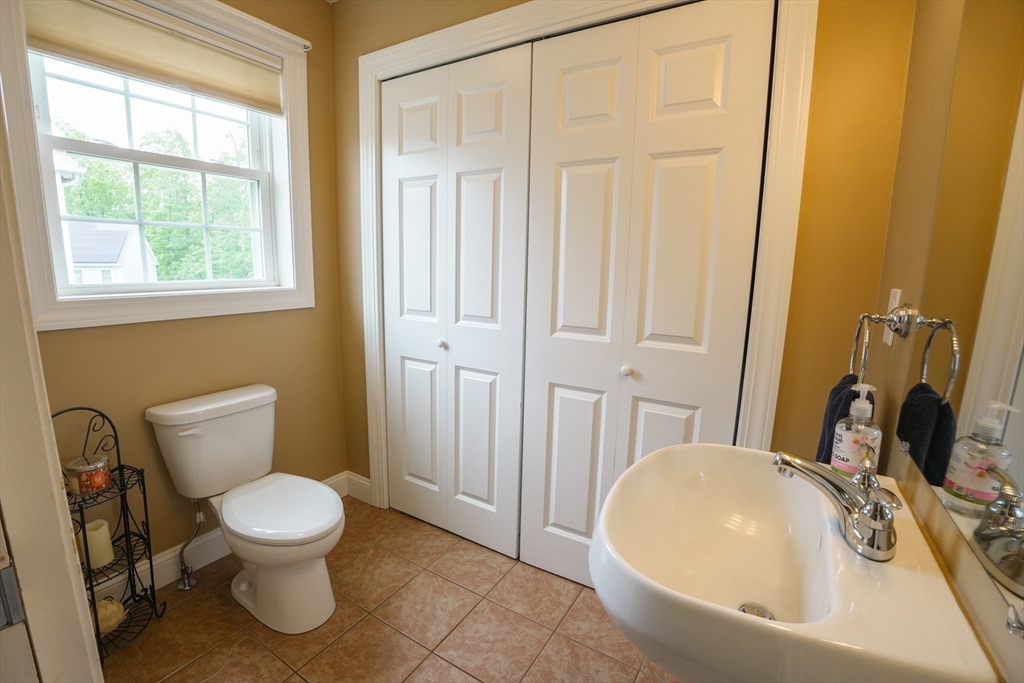 Shirley, Massachusetts 01464, United States, 3 Bedrooms Bedrooms, ,3 BathroomsBathrooms,Residential,Active,143185