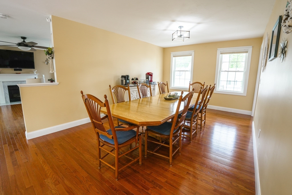 Shirley, Massachusetts 01464, United States, 3 Bedrooms Bedrooms, ,3 BathroomsBathrooms,Residential,Active,143185