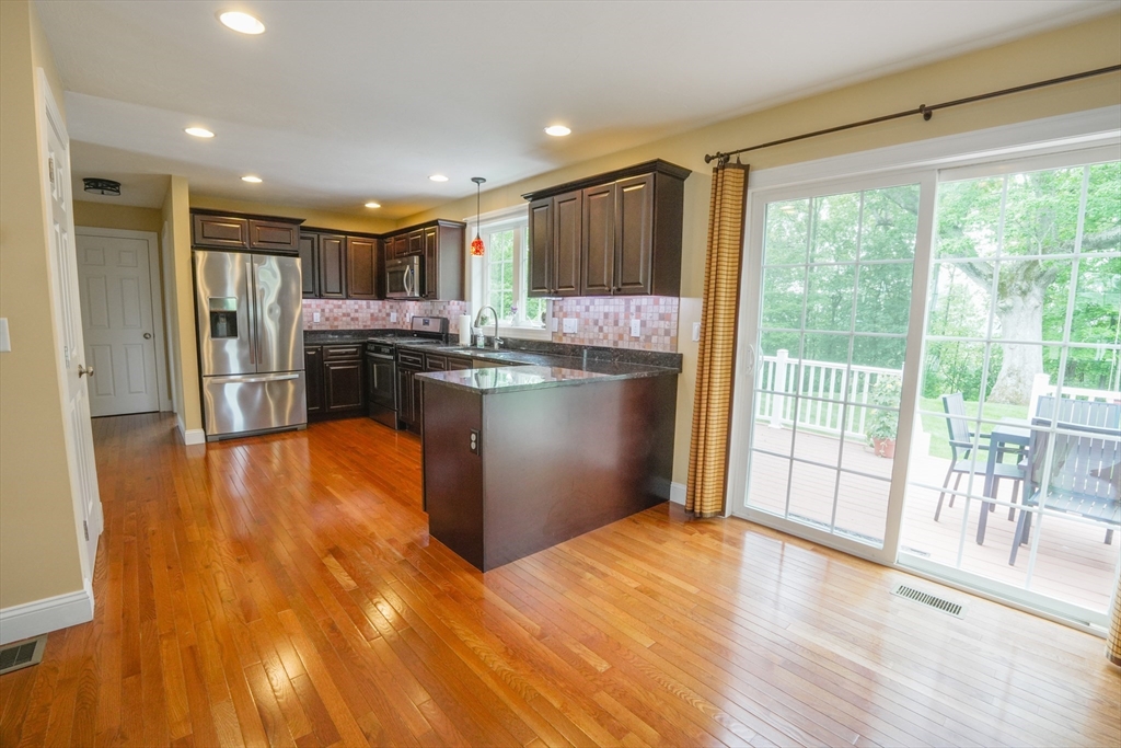 Shirley, Massachusetts 01464, United States, 3 Bedrooms Bedrooms, ,3 BathroomsBathrooms,Residential,Active,143185