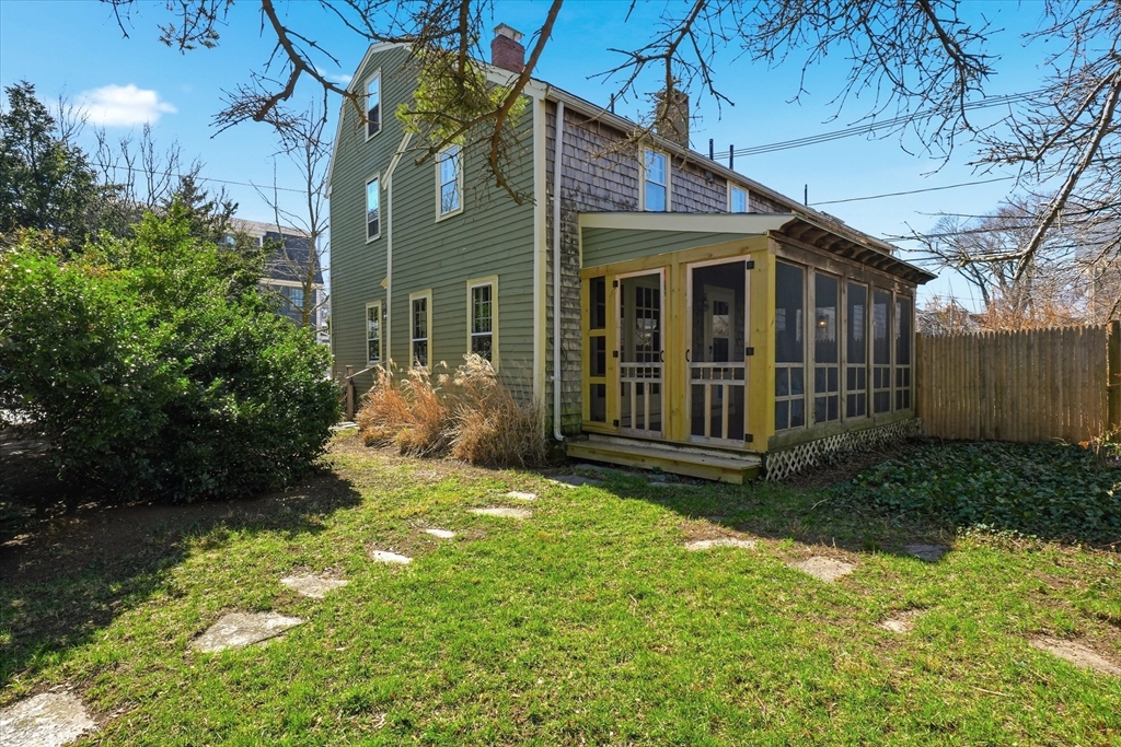 1 1/2 Hancock St 1-1/2