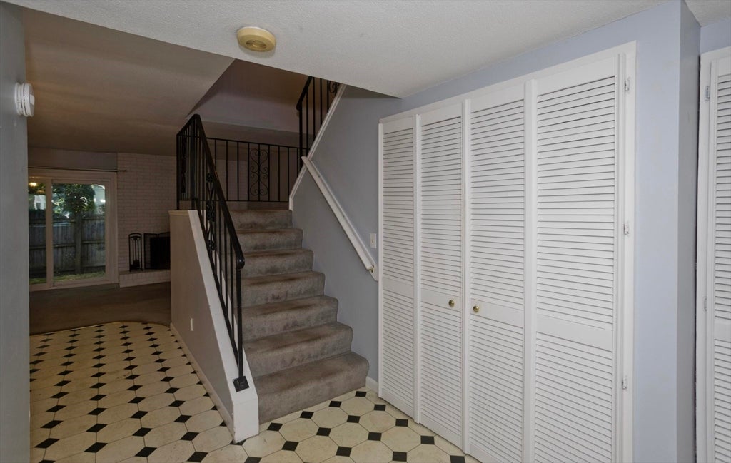 409 Nassau Dr #409, Springfield, MA Photo #9
