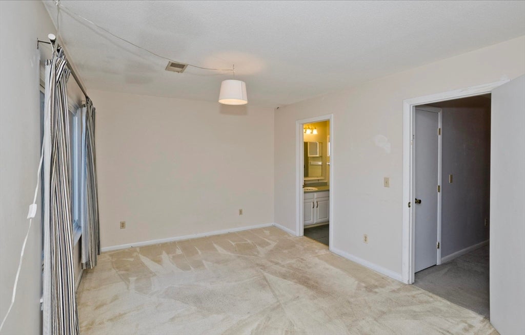 409 Nassau Dr #409, Springfield, MA Photo #35