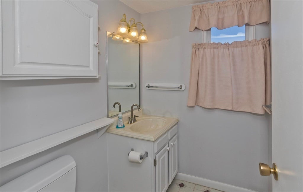 409 Nassau Dr #409, Springfield, MA Photo #8
