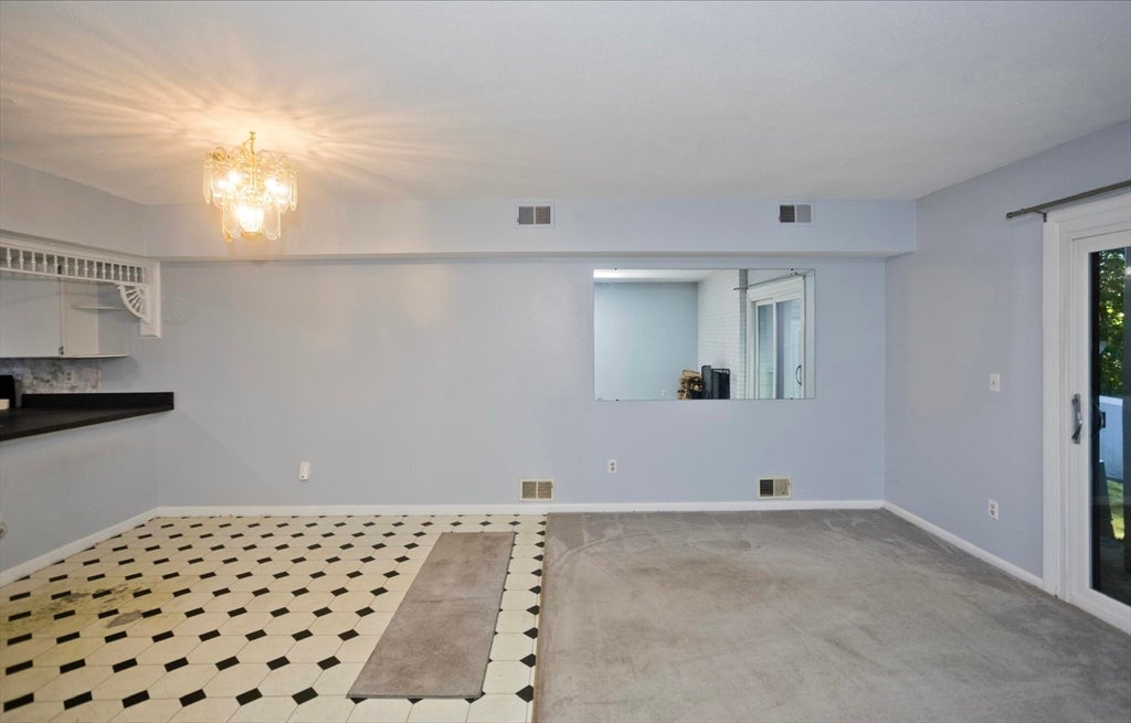 409 Nassau Dr #409, Springfield, MA Photo #19