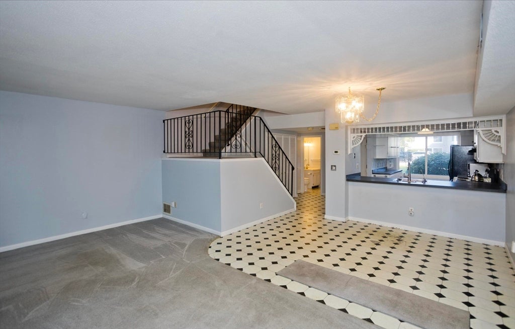 409 Nassau Dr #409, Springfield, MA Photo #21