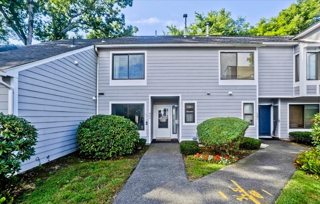 409 Nassau Dr #409, Springfield, MA Photo #2