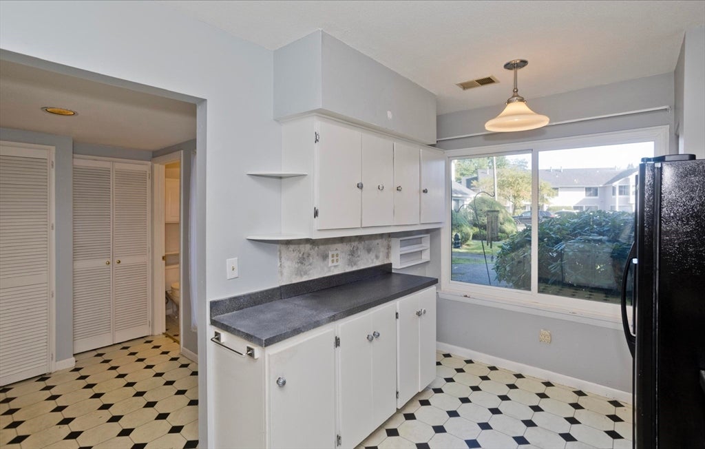 409 Nassau Dr #409, Springfield, MA Photo #10