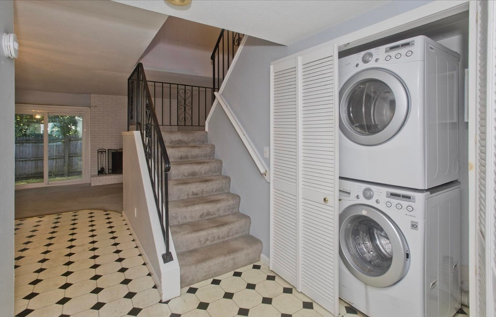 409 Nassau Dr #409, Springfield, MA Photo #7