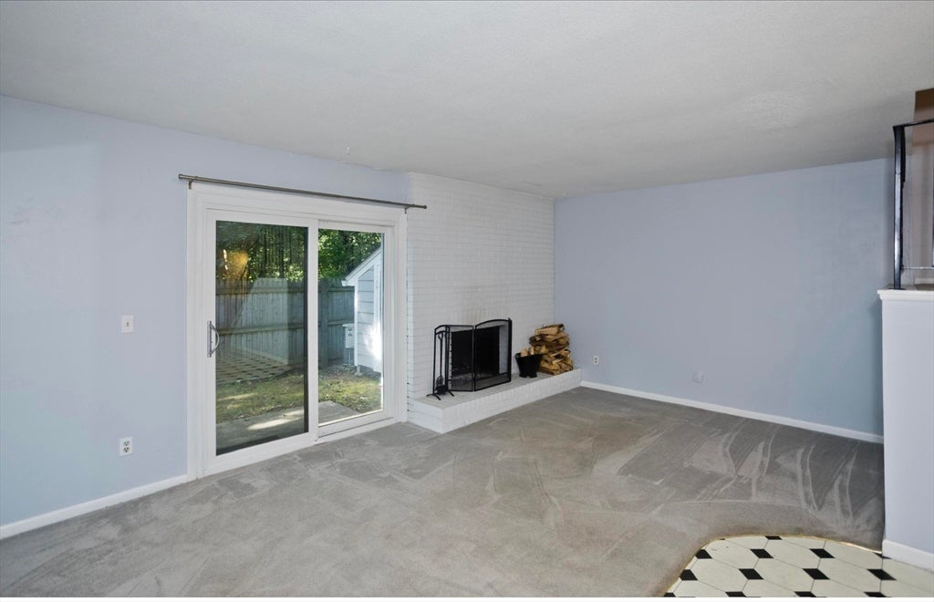 409 Nassau Dr #409, Springfield, MA Photo #22