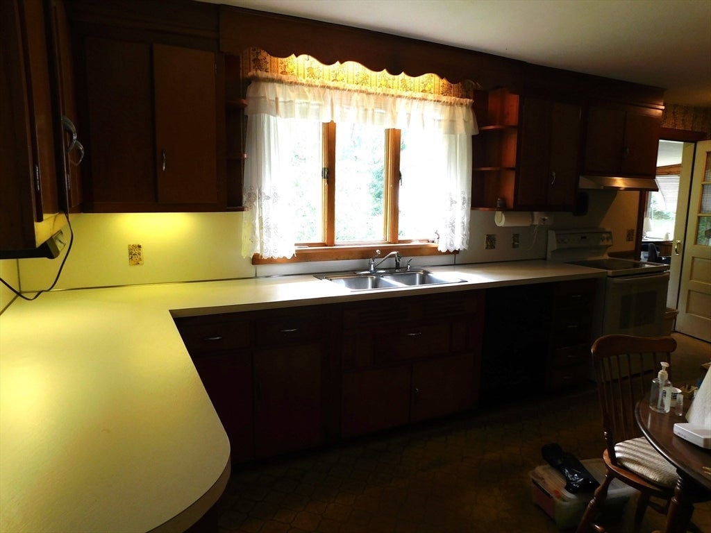 103 Chester Street, West Springfield, MA, 103 Chester Street, West Springfield, MA Photo #13