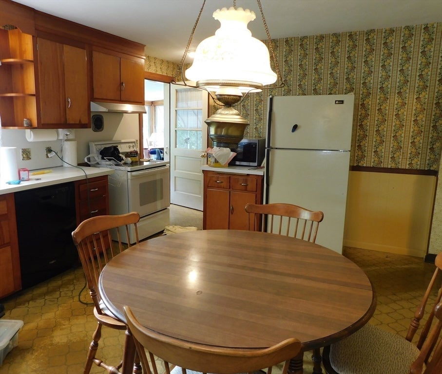 103 Chester Street, West Springfield, MA, 103 Chester Street, West Springfield, MA Photo #10