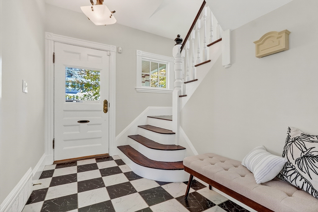 84 Lincoln St
