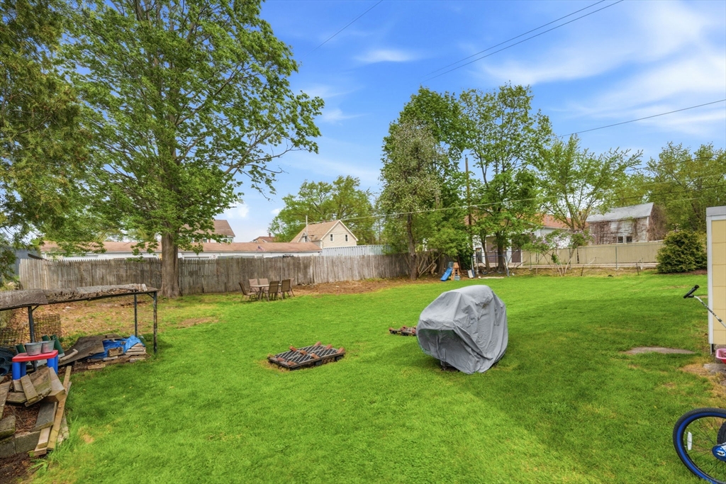 612 Rathbun St, Blackstone, MA Photo #14