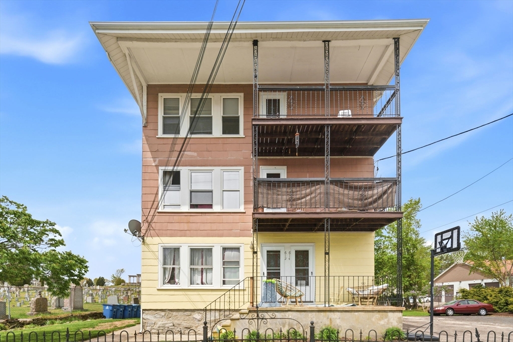 612 Rathbun St, Blackstone, MA Photo #4