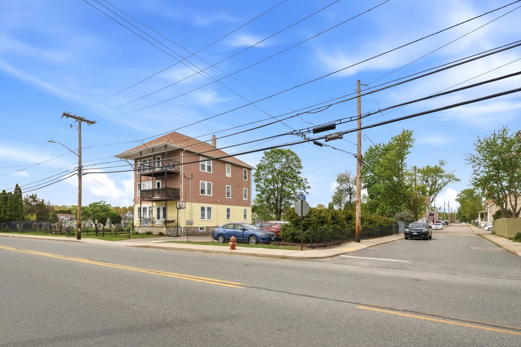 612 Rathbun St, Blackstone, MA Photo #7