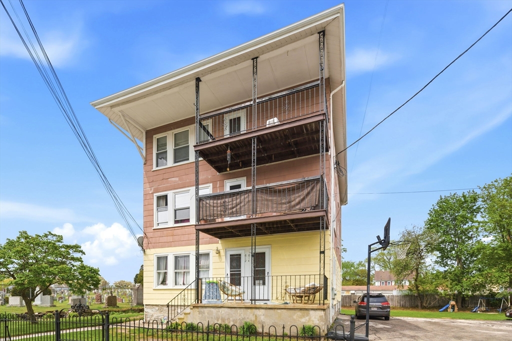 612 Rathbun St, Blackstone, MA Photo #5