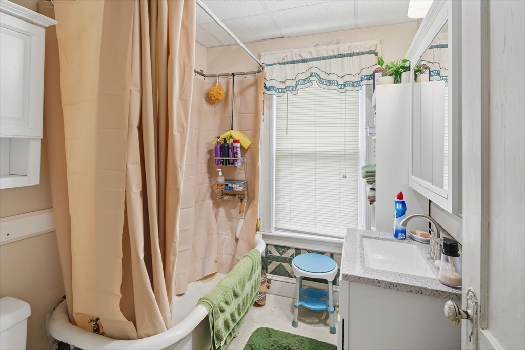 612 Rathbun St, Blackstone, MA Photo #35
