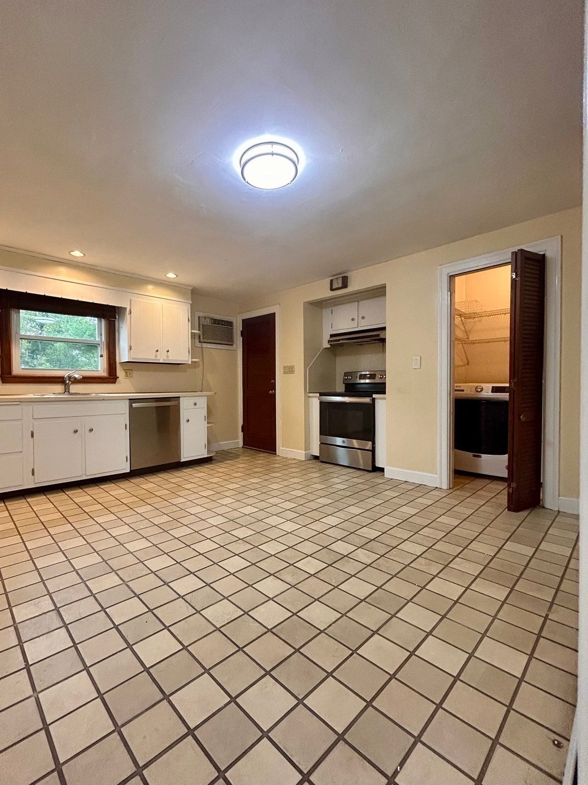 53 Oakland St #2, Medford, MA Photo #2