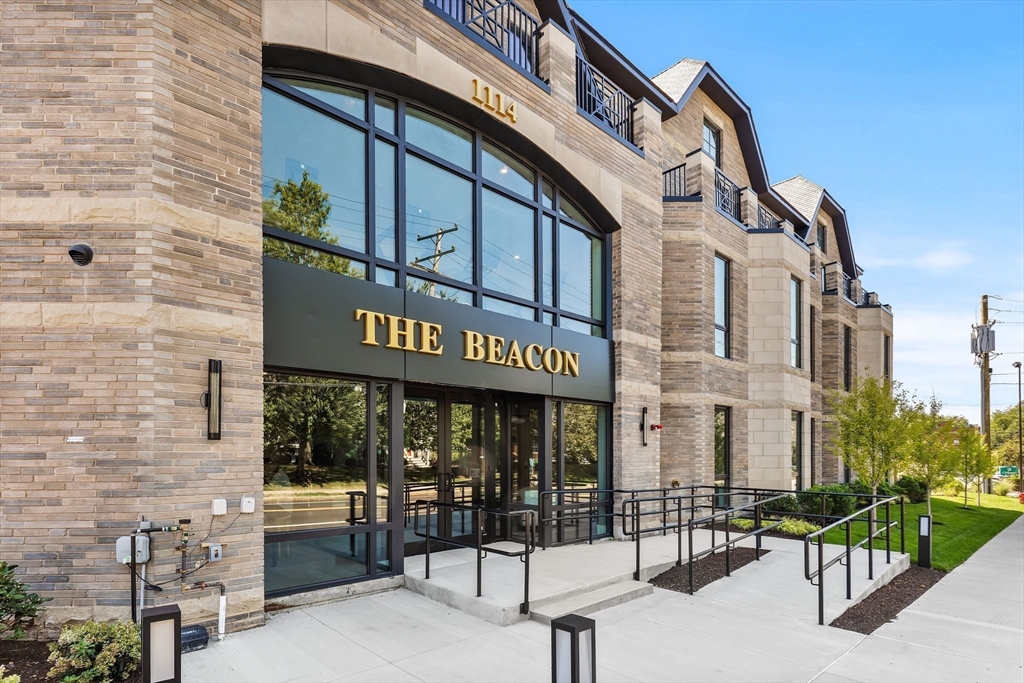 1114 Beacon St. 207