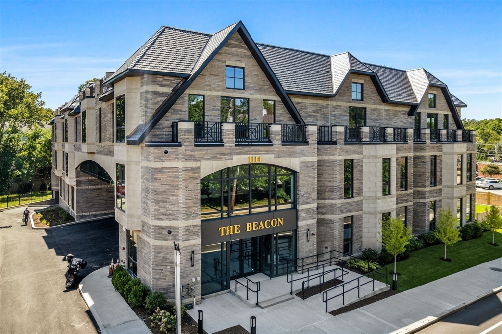 1114 Beacon St. 207