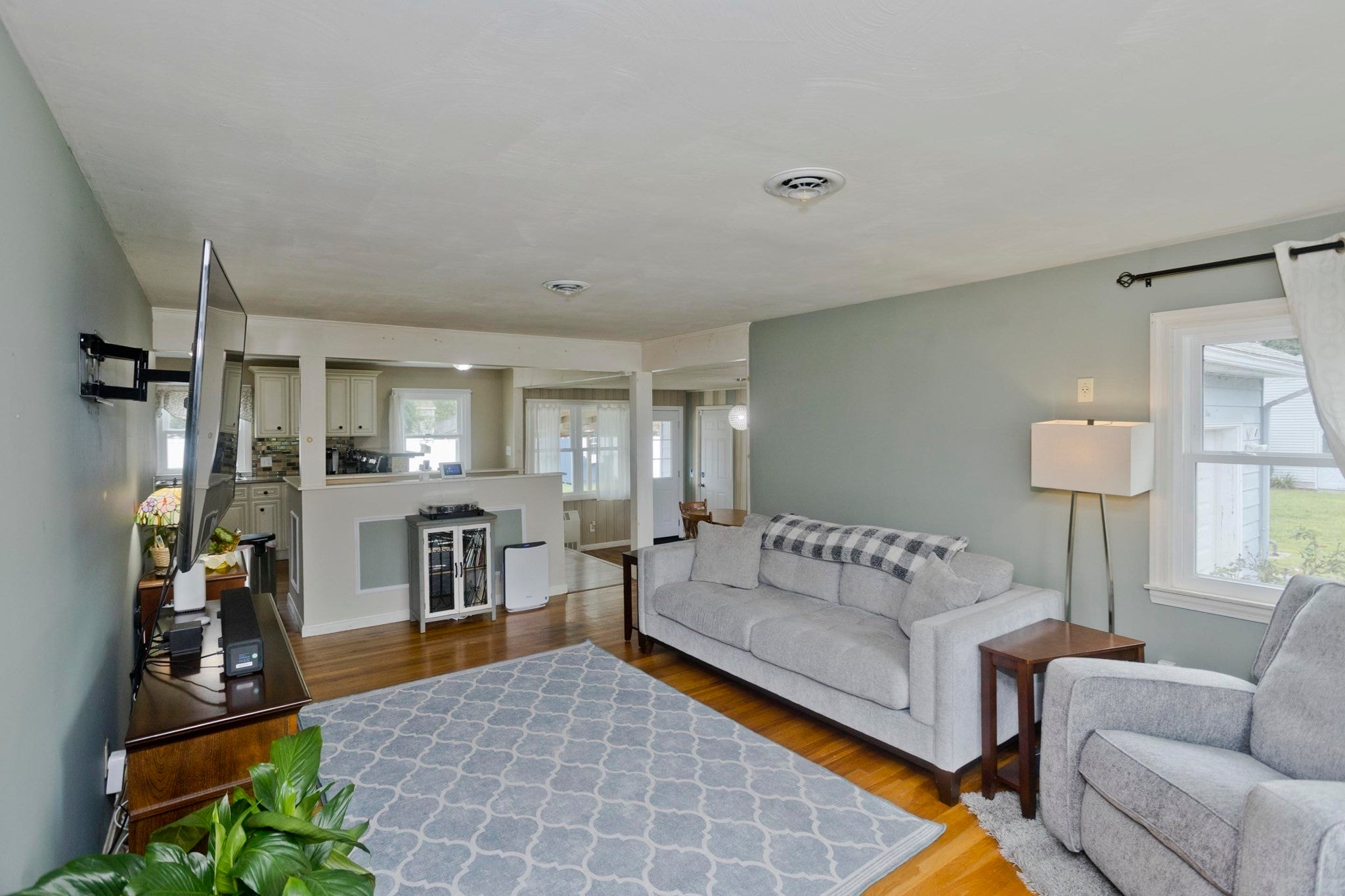 41 Dartmouth St, Agawam, MA Photo #9