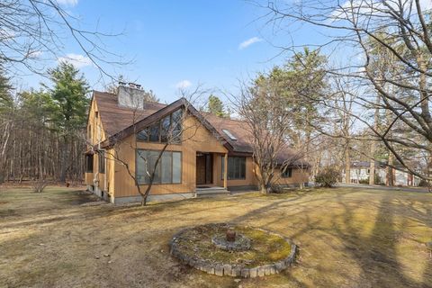 693 Elm St Leominster MA 01453