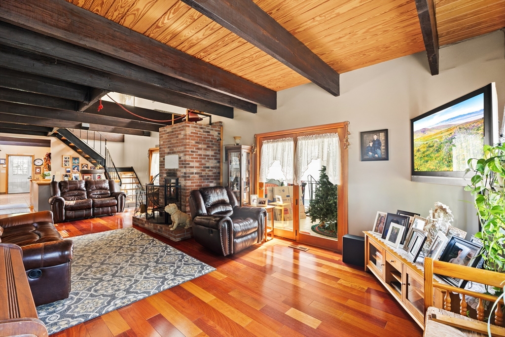 170 Dexter Ln