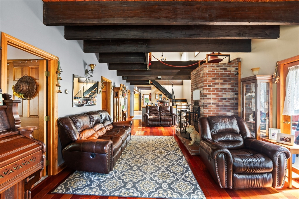 170 Dexter Ln