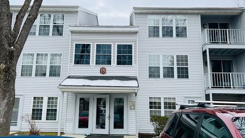 Photo of 18 Walden Dr #4, Natick, MA 01760 (MLS # 73475746)