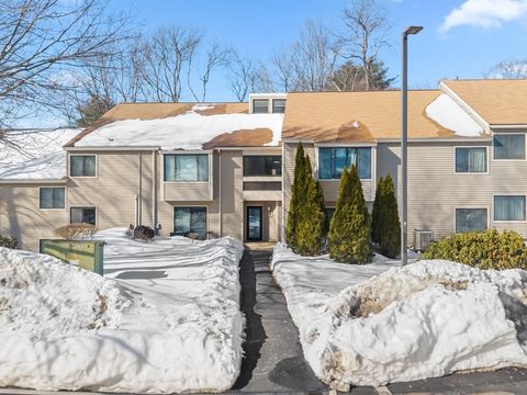 4 Thayer Pond Dr 20 Oxford MA 01537