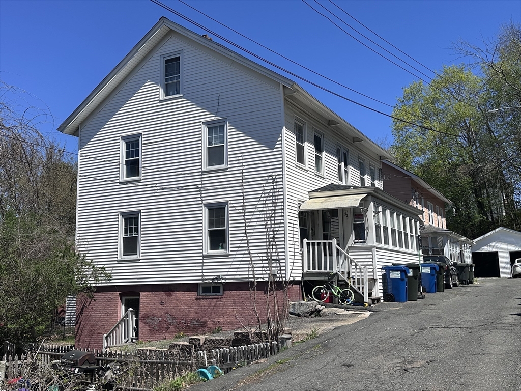 32-34 East Ct