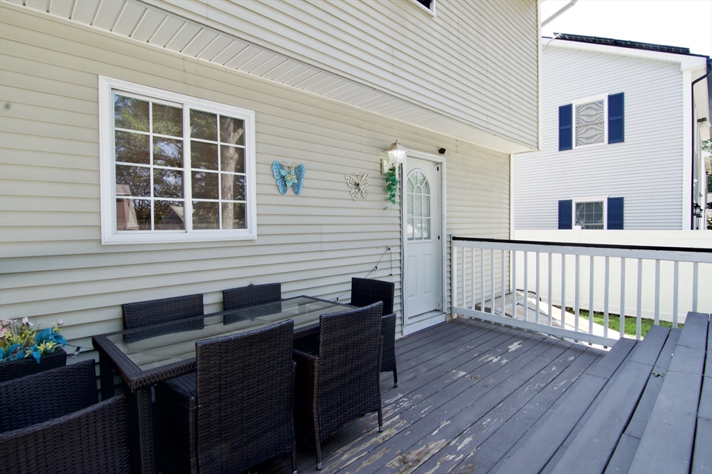24 Arliss St