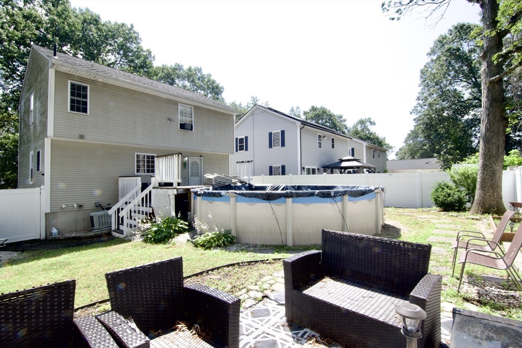 24 Arliss St