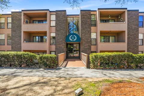 Photo of 8 Shrewsbury Green Dr #G, Shrewsbury, MA 01545 (MLS # 73509916)